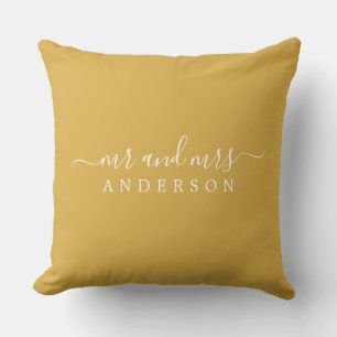 Chic, fru Gult Ochre Newlyged Monogram Kudde