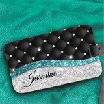 Chic gigfaux Silver glitter svart teal monogram Bagagebricka<br><div class="desc">Söt chic och elegant gifaux faux silver teal turquise aqua glitter och noshörningar som har svart tuff design för att skapa en speciell unik snyggt fodral för att skydda din enhet. Vacker, modern och coola täckning för den trendviga och konsthundande höftledaren. Den här snyggtens sofistikerade utformning skulle vara underbar för...</div>