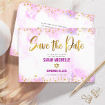 Chic Girly för bat mitzvah Rosa Watercolor Guld Sc Spara Datumet<br><div class="desc">Se till att alla dina vänner och släktingar kan fira din dotters milstolpe Bat mitzvah! Skicka ut den här fantastiska, moderna, glatt guld-faux-folie och glitter-punkter och typografiskript mot en mjuk rosa-vattenfärgbakgrund, personligen "Spara datummeddelande". Ditt anpassningsbar-meddelande och ytterligare guld pekar på en mjuk rosa vattenfärg på baksidan. Anpassa anpassningsbarna till Bat...</div>