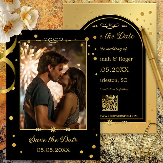 Chic Guld Black Confetti Photo Spara datum Spara Datumet (Save the Date card showing your own photo framed by a festive design with confetti on gold and black)
