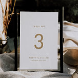 Chic Guld Typografi, Bordsnummer<br><div class="desc">Det typografiska bordsnumret i chic är perfekt för ett modernt bröllop. Den enkla designen har klassiskt minimalistiskt guld och vit typografi med en rustik boho-känsla. Anpassade i alla färg. Behålla designen minimal och elegant, som den är, eller anpassa den genom att lägga till egna bilder och teckningar. Kortet skrivs ut...</div>