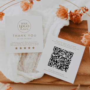 Chic Guld Typography Logotyp QR Code Lämna A Revie Fyrkantigt Visitkort