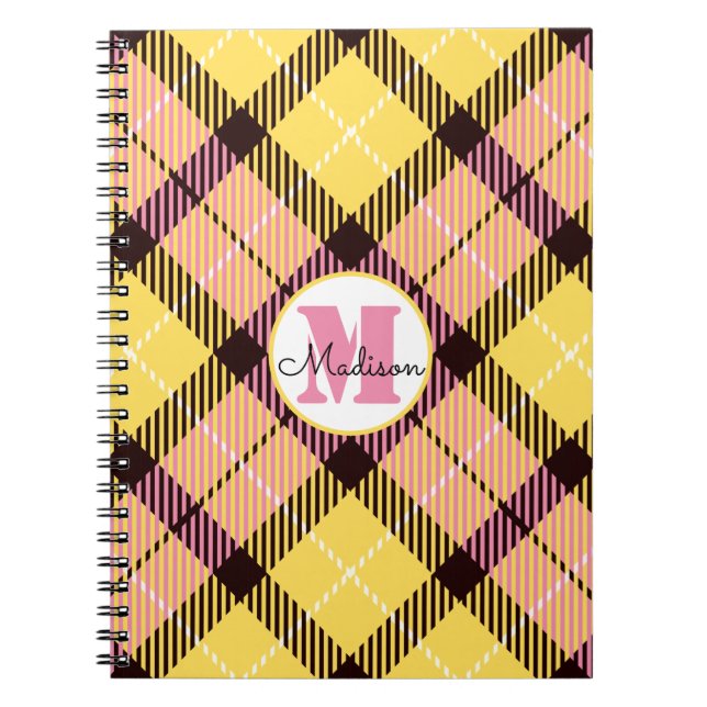 Chic Gult Rosa Play Tartan Monogram Script Namn Anteckningsbok (Framsidan)