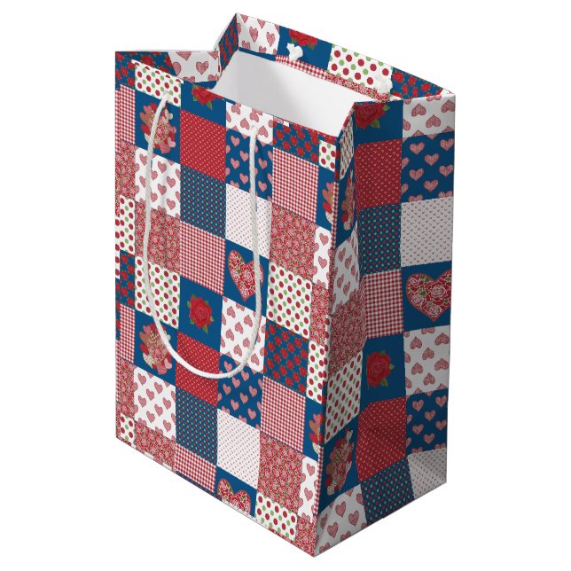Chic Hearts and Ro Faux Patchwork Gift Bag (Baksidan Vinklad)
