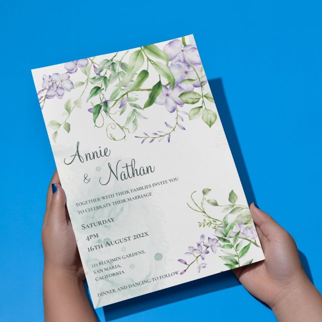 Chic Lila blommor Grönt Löv Blommigt Bröllop Inbjudningar (Chic Purple Flowers Green Leaves Floral Wedding Invitation)