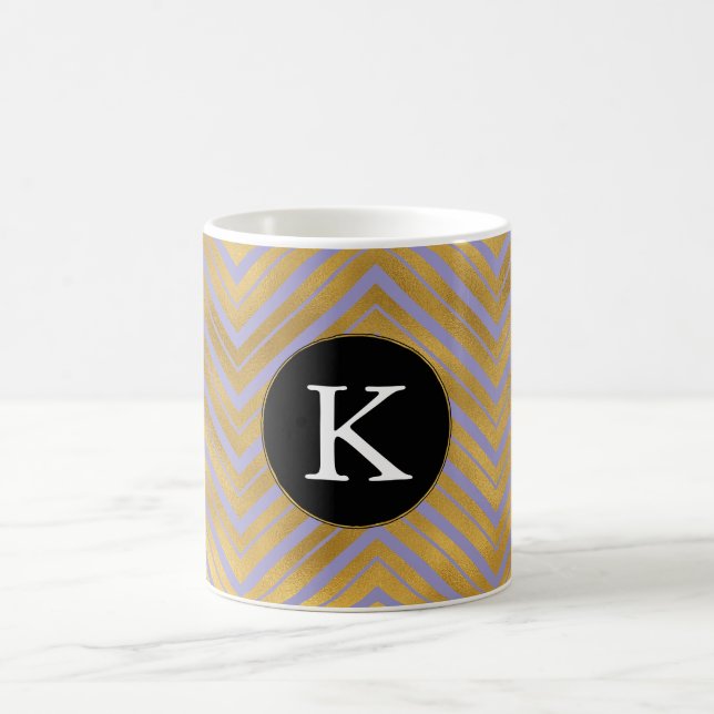 Chic Lila Guld Chevron Monogram Kaffemugg (Center)