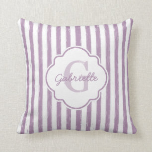Chic Lila Payed Rand Monogram och Namn Kudde