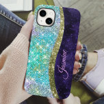 Chic Mardescent lila blue faux glitter monogram<br><div class="desc">Söt chic och elegant gigly silver och iridescent faux glitter i unicorn, regnbåge, teal, aqua, lila blue färg för att skapa ett sött unikt gigantiskt fodral för att skydda din enhet. Vacker, modern och coola täckning för den trendviga och konsthundande höftledaren. Den här snyggten skulle vara underbar för flickor som...</div>