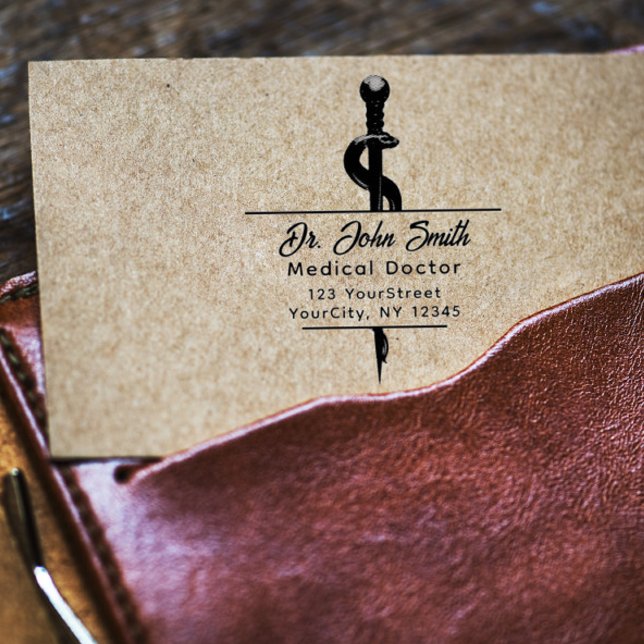 Chic Medical Asclepius Script Namn Returadress Stämpel (Skapare uppladdad)