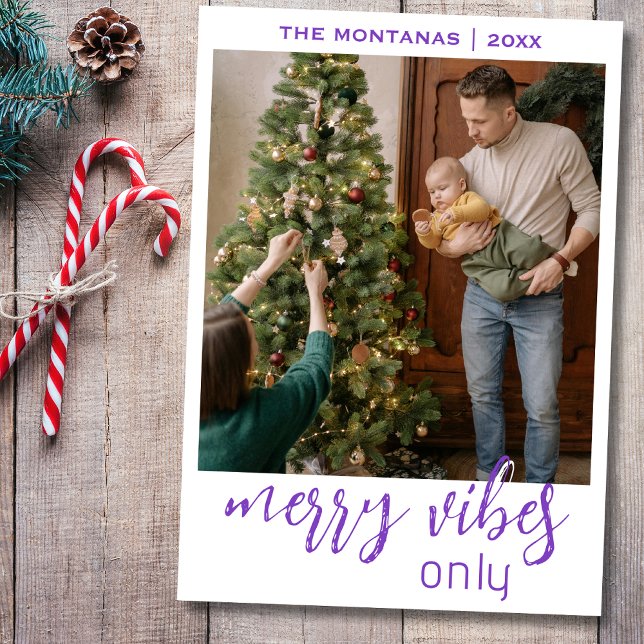 Chic Merry Vibes Only Family Photo Deep Amethyst Julkort (Skapare uppladdad)