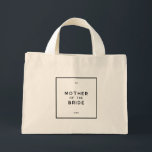 Chic Minimal Fransk Monogram Budens mamma Mini Tygkasse<br><div class="desc">Chic och minimal Fransk, Parisisk inspirerad, svartvitt och vit personlig budens mamma mini-säck. En Tote Bag kan vara ett härligt sätt att tacka mor för deras kärlek och stöd på er speciella dag. Budens mamma i säcken är perfekt att hålla presenter som personlig spegel, mini champagne flaskor och satatrobat. Anpassa...</div>