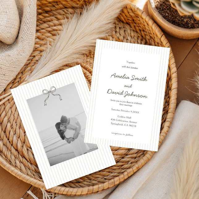 Chic Minimalist Stripe Green Wedding Invitation  Inbjudningar (Skapare uppladdad)