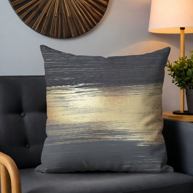 Chic Modern Grått Guld Abstrakt Brushstrokes  Kudde (Skapare uppladdad)