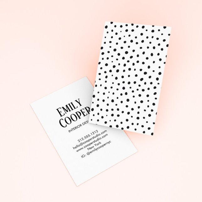 Chic Modern Polka Dot Black & White Visitkort (Skapare uppladdad)