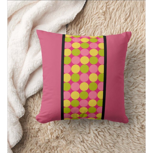 Chic Modern Rasberry Polka Dot Dekorativ kudde (Raspberry Throw Pillow Perfect for Home or Dorm )
