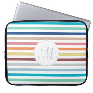 Chic Monogram Pastel Rainbow Vågrät Rand Laptop Sleeve