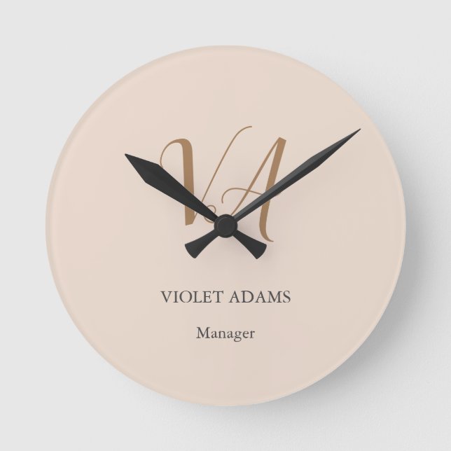 Chic monogram professionell, vanlig minimalist rund klocka (Framsida)
