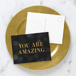 Chic Mörk Bokeh Ljus Faux Guld du är Fantastisk Vykort<br><div class="desc">Chicens motiverade vykort med ord "Du är Fantastisk" i faux guld mot bakgrund av mörken vid ljus mönster. Om du vill lägga till text på kortet klickar du på knappen "Anpassa". *Observera att Zazzle Watermark som visas i zoomförhandsvisningen INTE visas på den färdiga tryckta produkten. © Rosewood and Citrus</div>