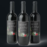 Chic Mörk Grått jul Winter Botanical Grey Vinflaska Etikett<br><div class="desc">Den här samlingen har vattenfärgade röda blommigtar,  bär och vintergröna med modern och elegant typografi.</div>