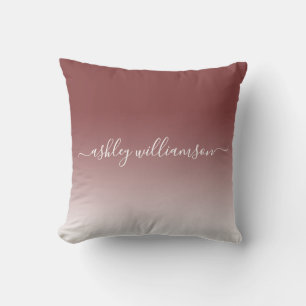 Chic Mörk Röd vit Ombre Effekt Monogram Namn Kudde