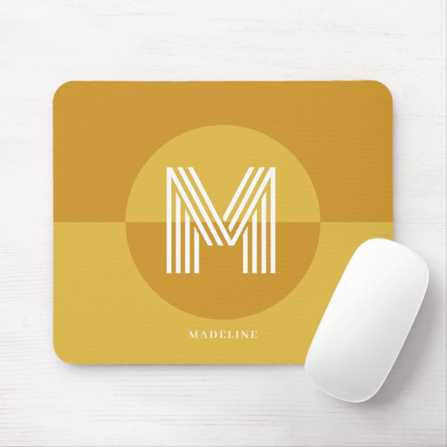 Chic Mustard Gult Geometric Modern Monogram Musmatta (Med mus)
