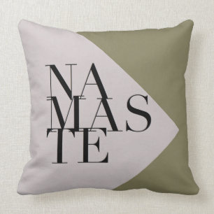 Chic Namaste Yoga Inspired Square Pillow Kudde