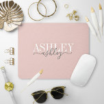 Chic Namn Monogram  Rosa Grått Elegant Musmatta<br><div class="desc">Dekorera ditt hem i det senaste trendiget för rosa och grått färg med denna dubbla namn monogramdesign. Tack så mycket för att ni stöder vårt småföretag. Vi uppskattar det, verkligen! Vi är så lycklig att ni kärlek denna utformning är lika mycket som vi gör, och skulle vilja att ni, kärlek...</div>