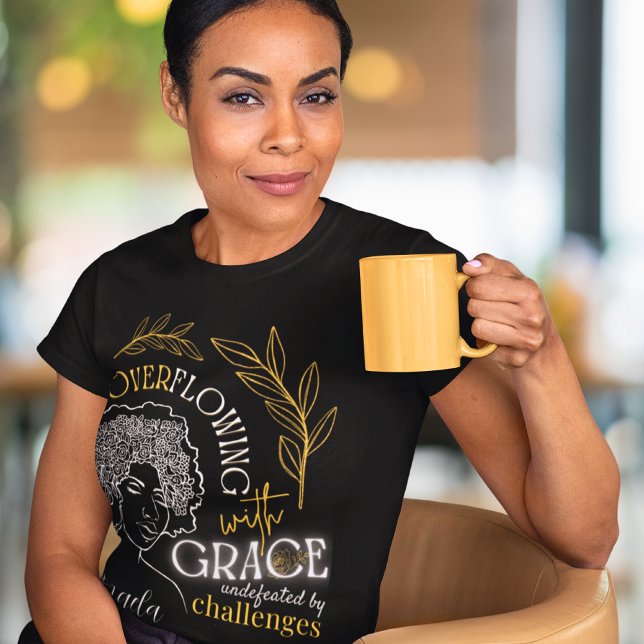 Chic överflödig med Grace Blooming Afro Hair T Shirt (Skapare uppladdad)