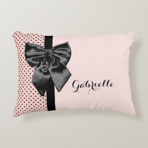 Chic Parisian rosa polka dotssvartpilbåge och nam Prydnadskudde