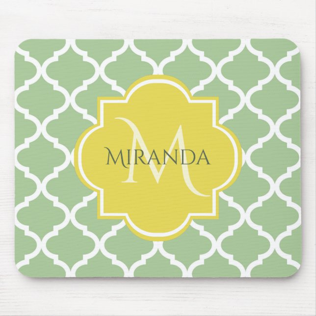 Chic Pastel Grönt Quatrefoil Gult Namn Monogram Musmatta (Framsidan)