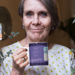 Chic Personlig Fototext Grandma Gift Violet Kaffemugg<br><div class="desc">Starta din höger med vår Chic Personlig Fototextkaffe Mugg. Mugg är ett perfekt som gör att du kan få en personlig beröring i din kafferutrutin på morgonen, med en anpassningsbar på framsidan med foton och text. Utformningen av blommigten för vintage ger en vacker bakgrund för din anpassade bild och text,...</div>