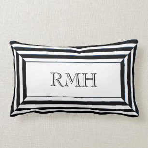 CHIC PILLOW_BLACK & VITRANDAR MED MONOGRAMEN LUMBARKUDDE