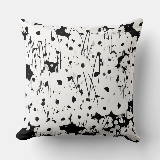 CHIC PILLOW_COOL, MODERN VITBLOMMIGT PÅ SVART KUDDE (Framsida)
