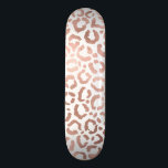 Chic Ro Guld Leopard Cheetah Animal Print Mini Skateboard Bräda 18,5 Cm<br><div class="desc">Denna utformning av elegant och chic är en perfekt för modern mode. Den har en fingerad utskrift av ro guld-handtagen leopard/cheetah safari-djur på en helt vit bakgrund. Det är söt, söt och trendig! ***VIKTIG DESIGN-ANMÄRKNING: Om du vill ha en anpassad design-begäran, t.ex. matchande produktbegäranden, färg-ändringar, placeringsändringar eller någon annan ändringsbegäran,...</div>