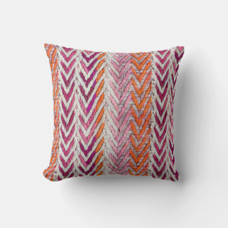 Chic rosa orange krämchevron kudde