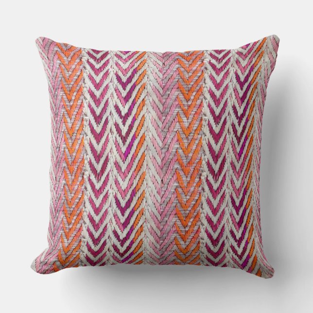 Chic rosa orange krämchevron kudde (Framsida)