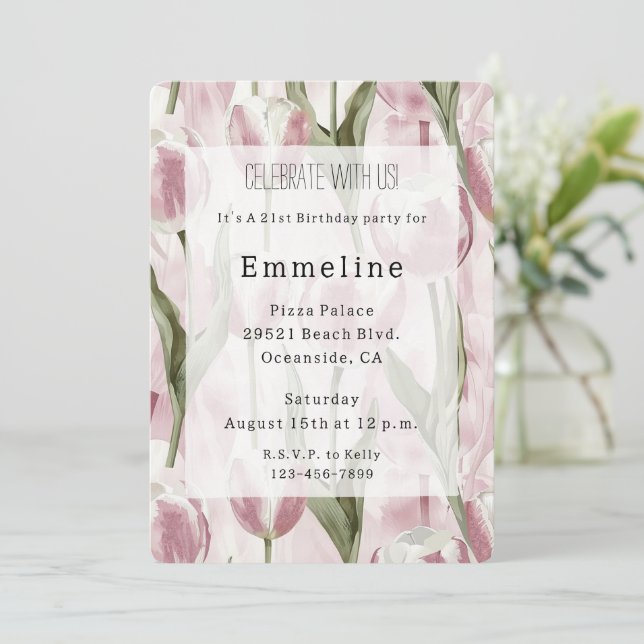 Chic Rosa White Tulip Flowers Birthday Inbjudningar (Stående Fram)