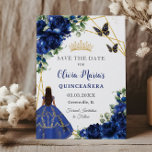 Chic Royal Blåa blommor Princess Quinceañera Spara Datumet<br><div class="desc">Anpassa det här söt royalet blå blommigt Quinceañera / Söt 16 födelsedag spara datumet enkelt och snabbt. Klicka bara på knappen Anpassa den ytterligare för att redigera texterna, ändra typsnitt och typsnitt färg. Med en flicka klädd i en vacker royal blå klänning, chic royal blåa blommor och blå och guld...</div>