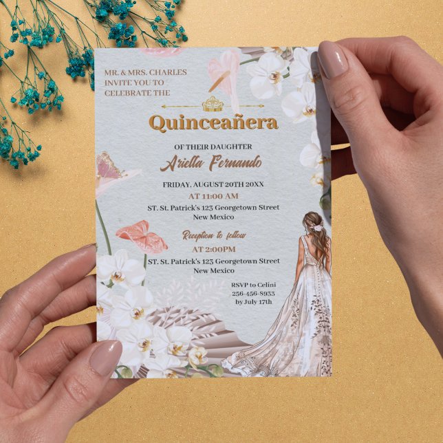 Chic Sage &  Blommigt Quinceañera-inbjudan Inbjudningar (Chic Sage & Blush Floral Quinceañera Invitation with Gold Accents)