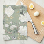 Chic Sage Grönt White Chinoiserie Blommigt Porcela Kökshandduk<br><div class="desc">Fin,  kiniseriinspirerad design med mjuka,  elfenbensvita blommor och elegant fåglar som ställs mot en luxuriös bakgrund av grönten</div>