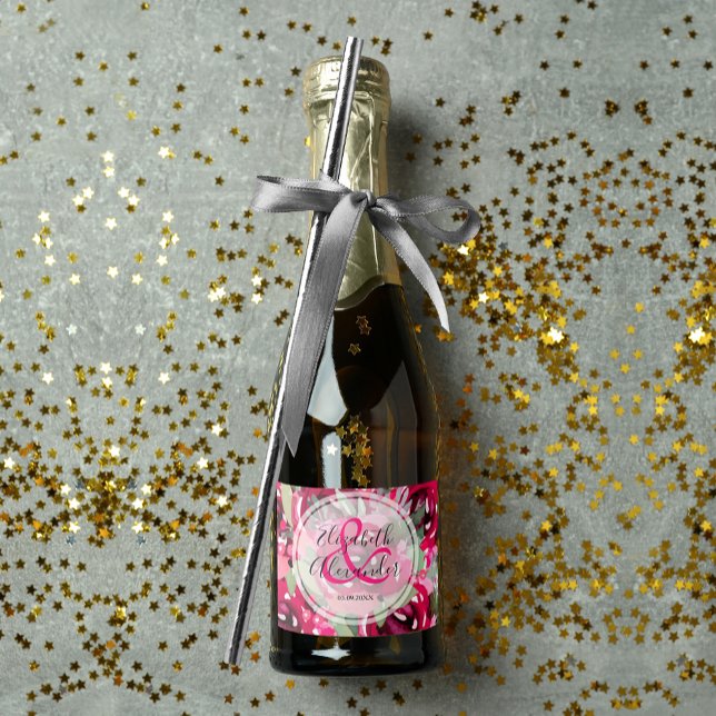 Chic Shock rosa Watercolor Blommigt Bröllop Mini (Elegant watercolor pink flowers mini sparkling wine labels personalized for your wedding)