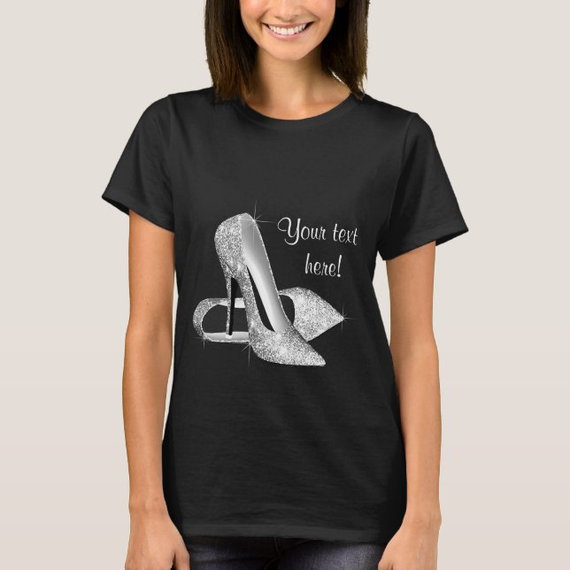 Chic Silver High Heel Shoe T Shirt (Framsida)