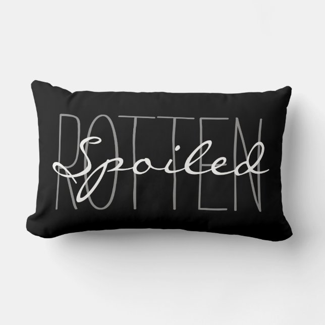 CHIC SITTKUDD_"SPOILED ROTTEN" GRÅ/SVART/VIT LUMBARKUDDE (Framsida)