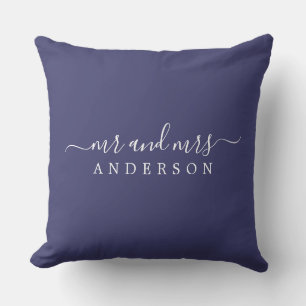 Chic, skript, fru Navy Blue Newlyged Monogram Kudde