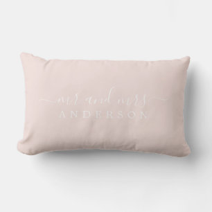 Chic Skript Pastel Rosa Newlyows Monogram Lumbarkudde