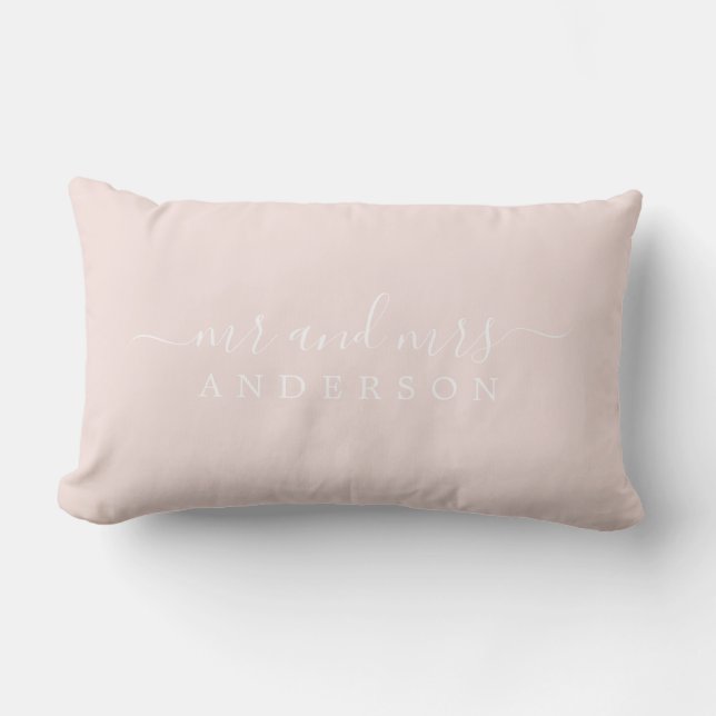Chic Skript Pastel Rosa Newlyows Monogram Lumbarkudde (Framsida)