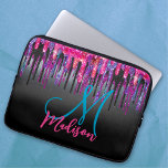 Chic svart shock rosa, monogram<br><div class="desc">Chic shock rosa, blåsvart glitter droppmonogram Laptop sleeve. Lägg till lite stil till ditt kontor, ditt skrivbord eller ditt personliga utrymme med ett eget namn och ett eget namn för Chic och snyggt och ett monogram för Laptop sleeve. Anpassa den med ett skript namn och monogram. Perfektens tillbehör till en...</div>
