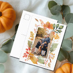 Chic Thanksgiving Family Photo Fall Löv Gräns Helg Vykort<br><div class="desc">Det här vackra fotkortet för fallande Thanksgiving-foto innehåller ditt favoritfoto för lodrät omgivet av vackra höst löv med vattenfärg. Anpassa vykorten för chic bild med dina fallvälsignelser eller helgdag i orange under den automatiska designen.</div>