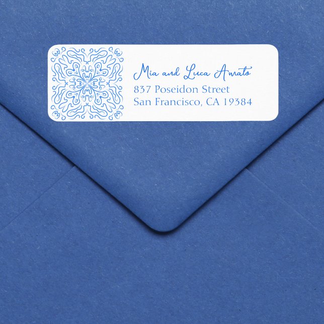 Chic Trendig Blue Tile Italienska Amalfi Kusten Br Returadress Etikett (Customizable blue tile address labels, adding an effortlessly elegant touch to your celebration.)