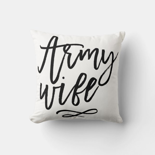 Chic Typografi - arméfru Kudde (Framsida)